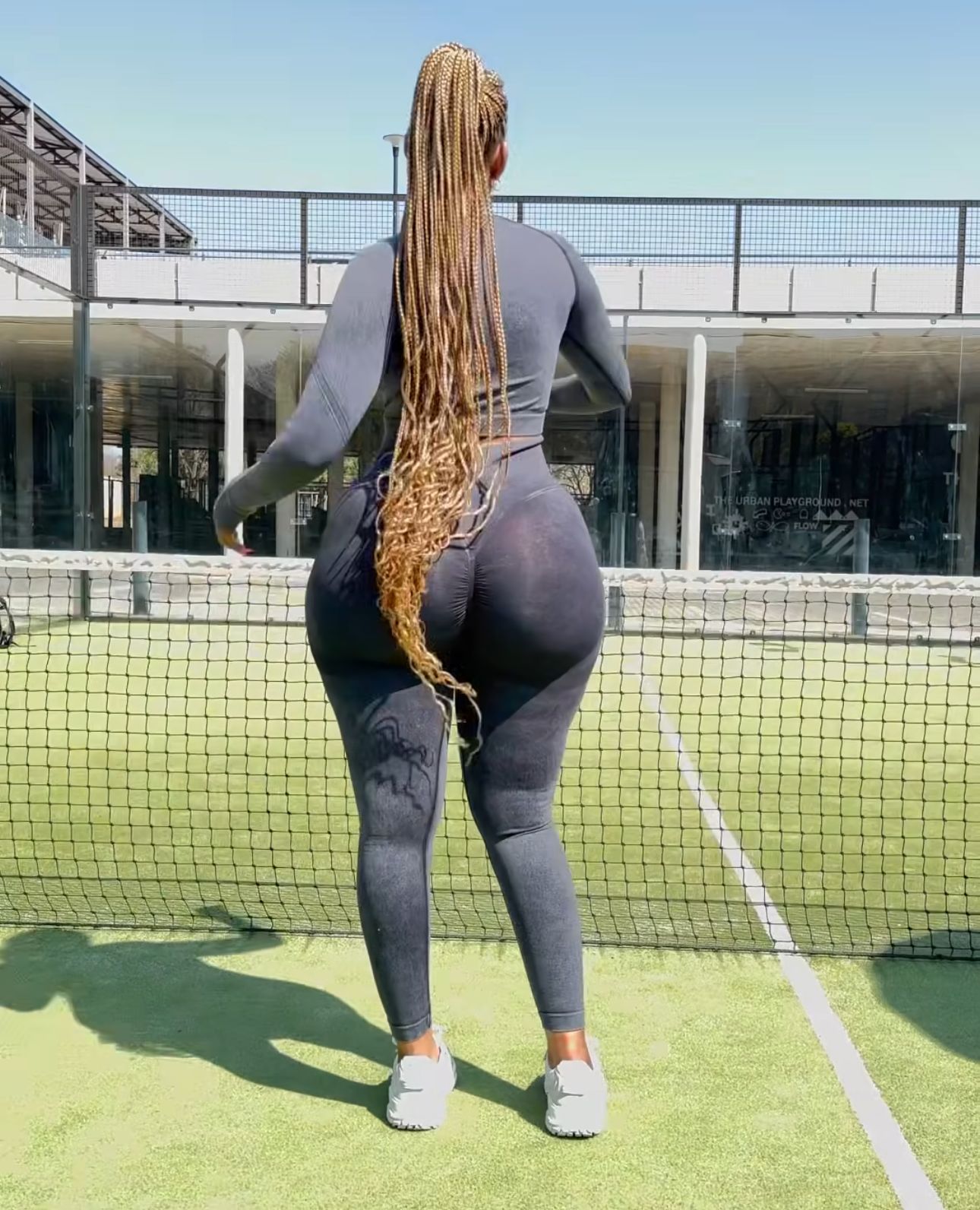 גני חדשה – תיירת אפריקאית בת 35 בנתניה